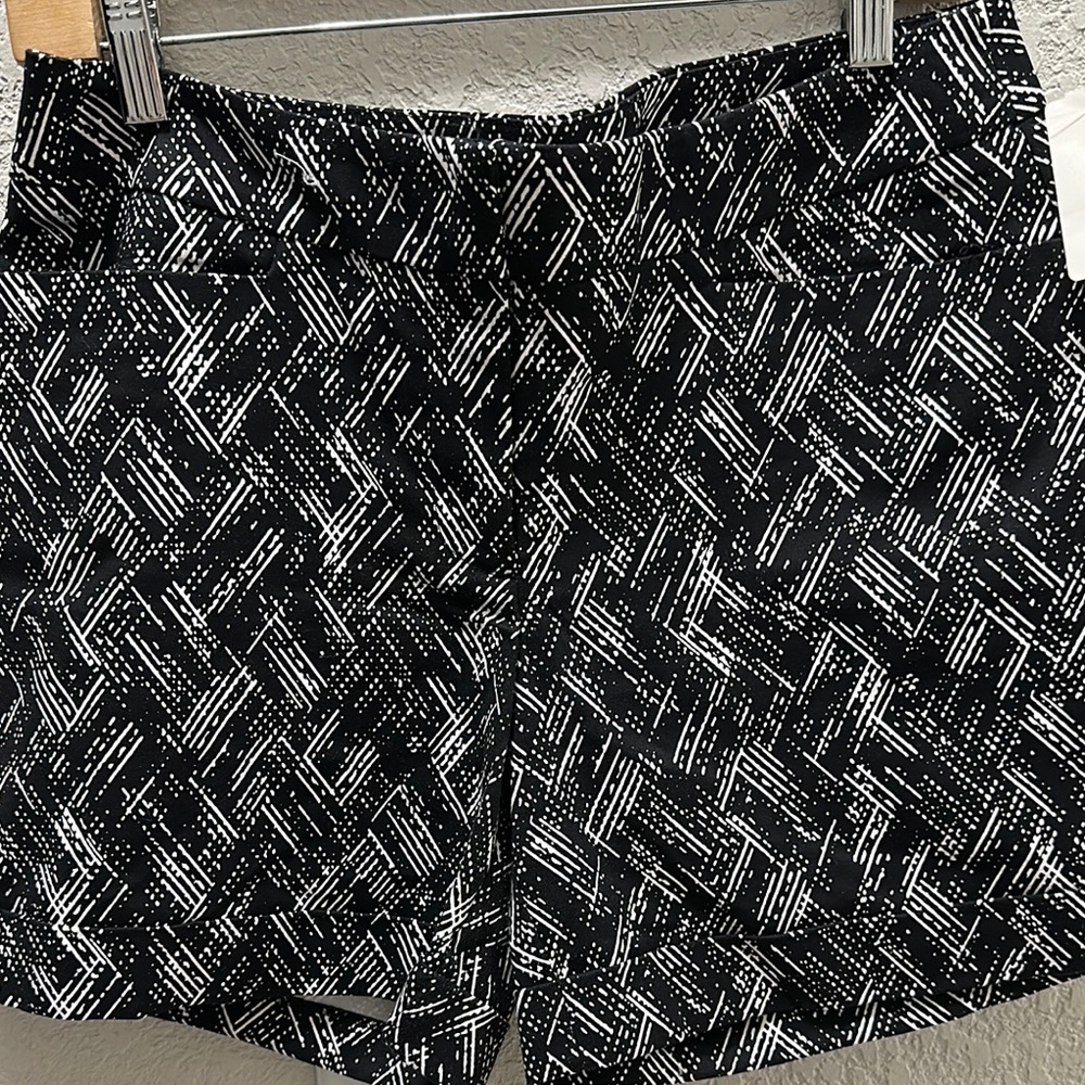 Apt. 9 Black and White Athletic Shorts with Geometric Pattern